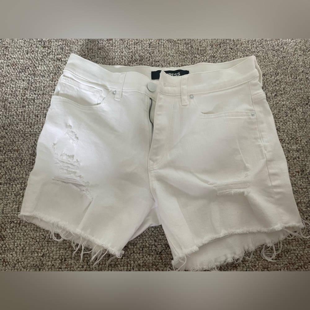 Express Women's Size 4 White Bermuda High Rise Stretch Shorts